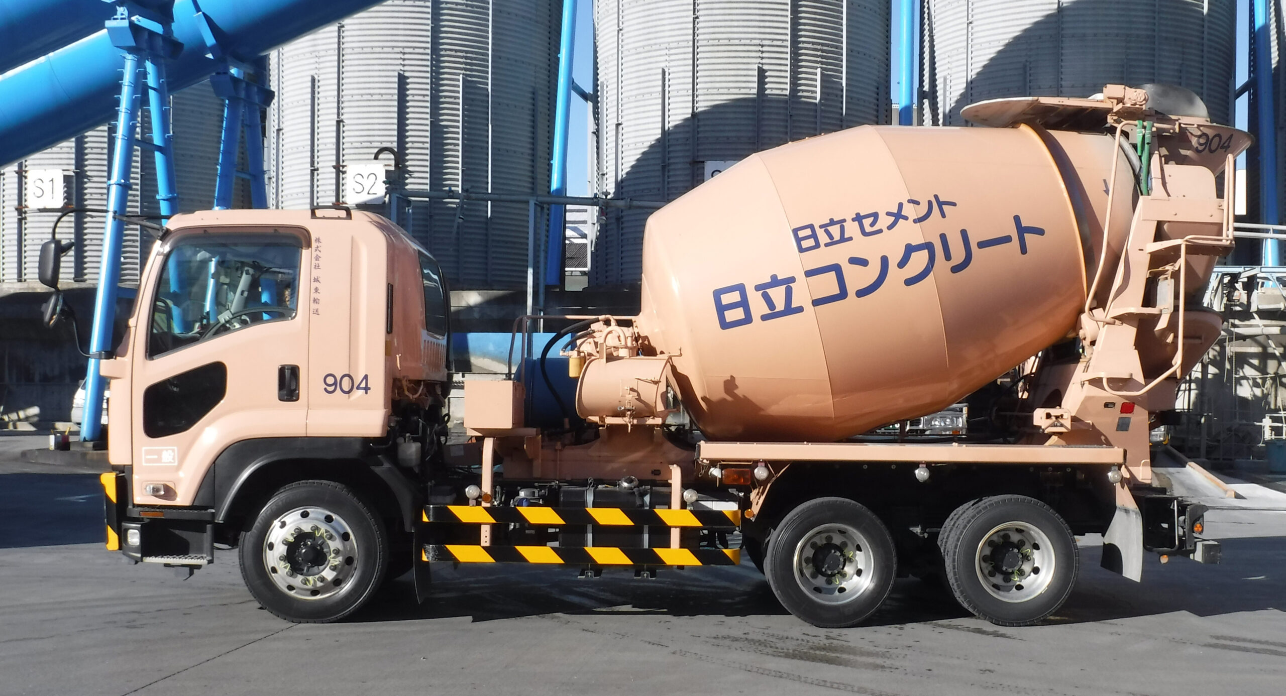 ミキサー車画像